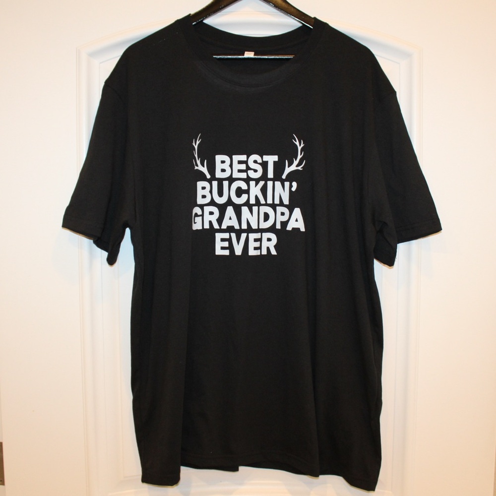 Best Buckin’ Grandpa Ever T-shirt (men’s 2XL) (NWOT)